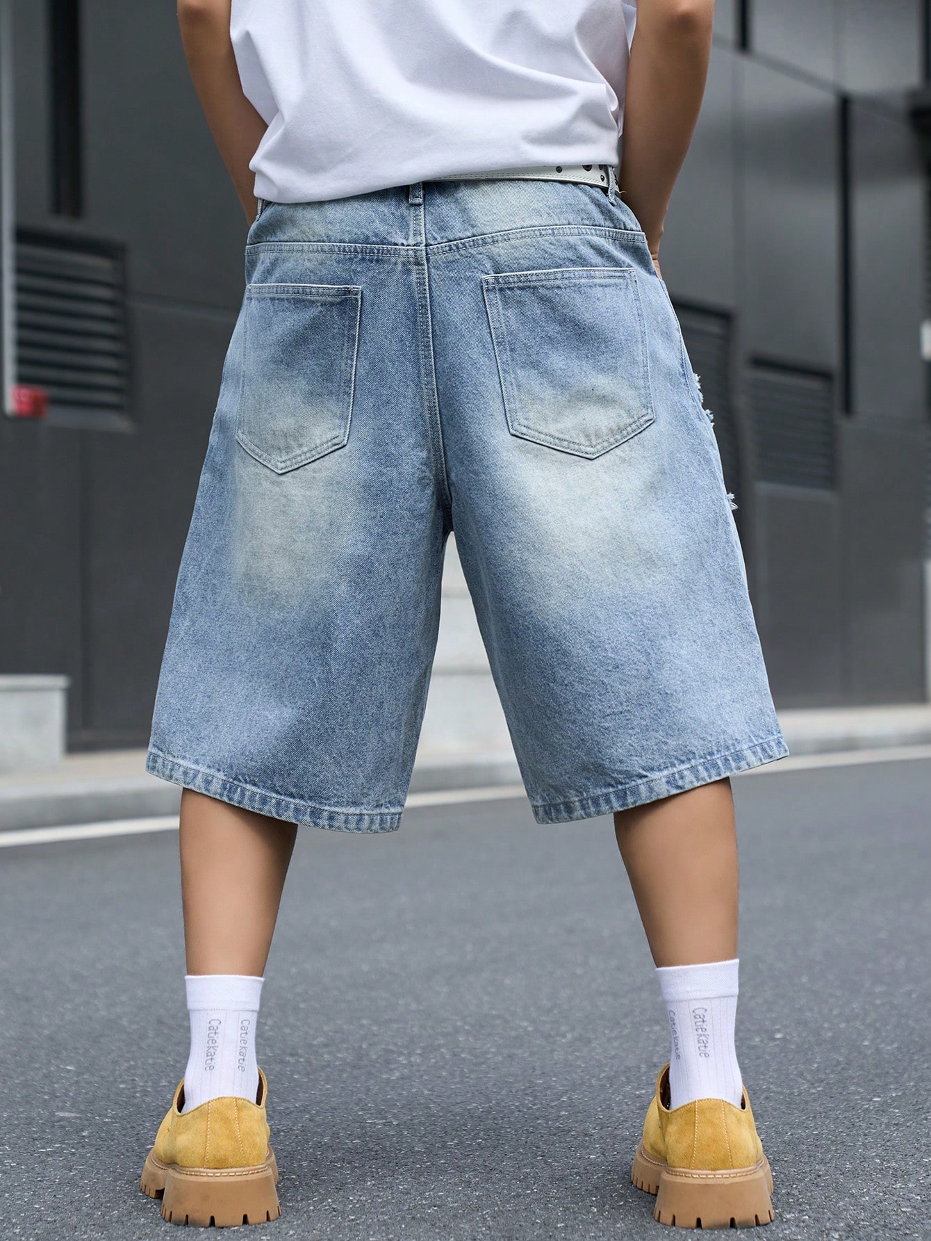 Men's Loose Fit Denim Bermuda  - Street Fashion Art 评论和价格